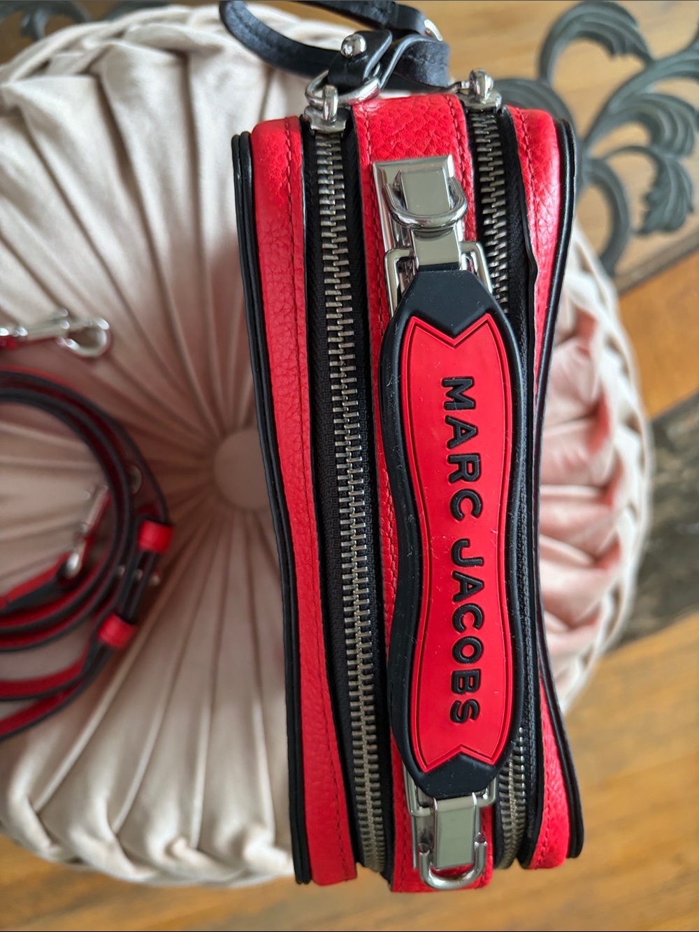 Authentic Marc Jacobs Red Leather Crossbody “Lunchbox” Bag with Detachable Strap - Picture 3 of 5